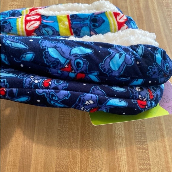 Disney Stitch Fuzzy Babba Slipper Socks  Bundle Of 2 NWT size 7 to 9.5. - Picture 3 of 5